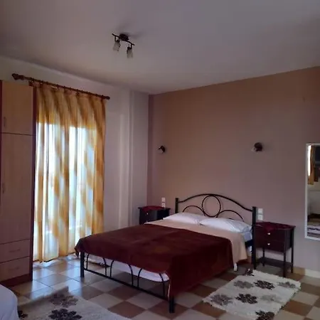 Nikos's Apartamento Taxiárkhis