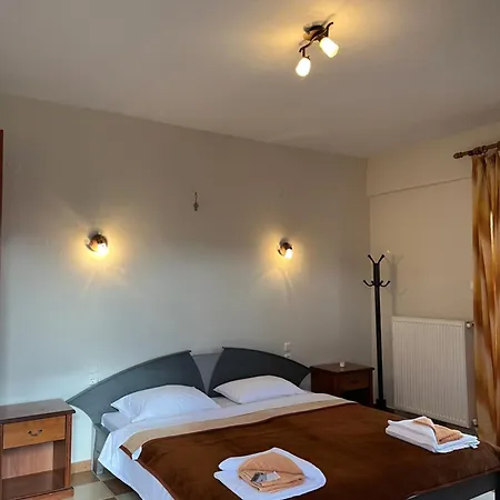 Nikos's Lejlighed *